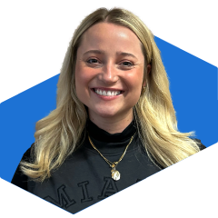 Portrait shot of Laura Heuer